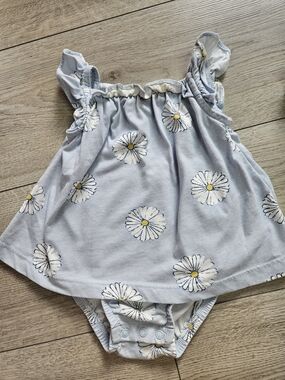 5/20$ Carter's Child of Mine Baby Girl Daisy Floral Bodysuit Dress Blue 3-6M🩷